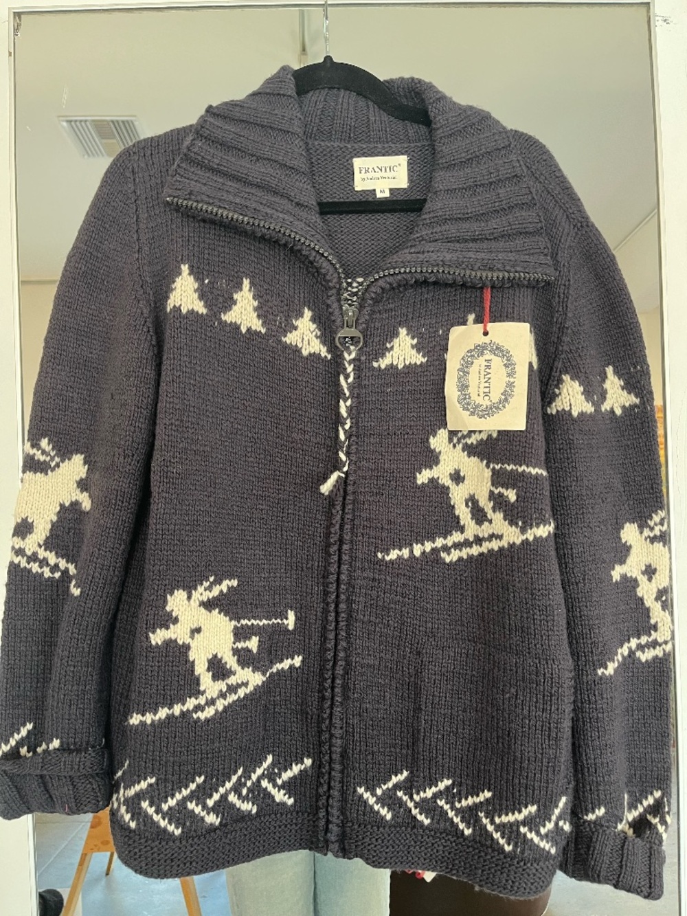 FRANTIC "White Week" Zip-Up Sweater